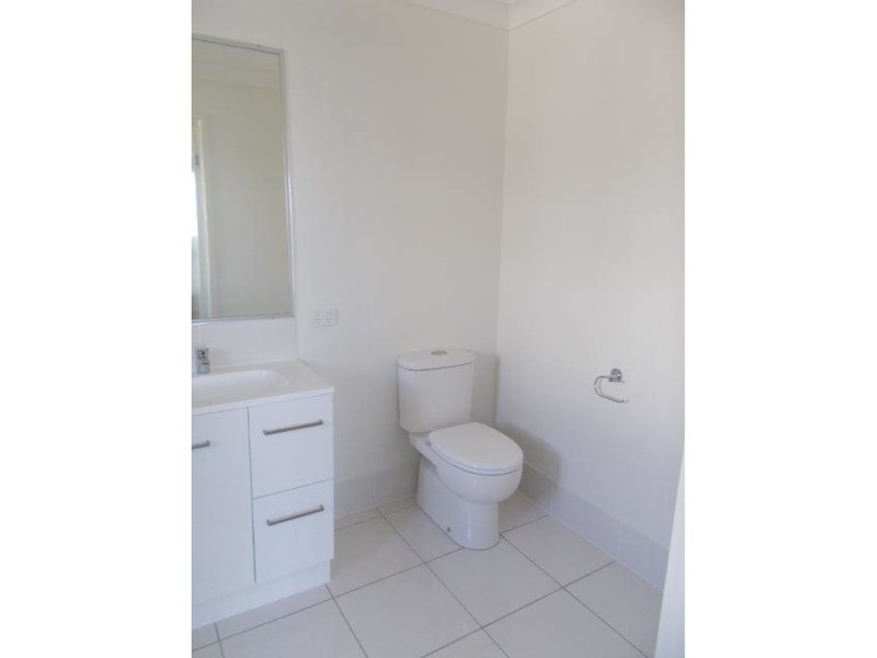 54 Commander Parade, Shoal Point QLD 4750