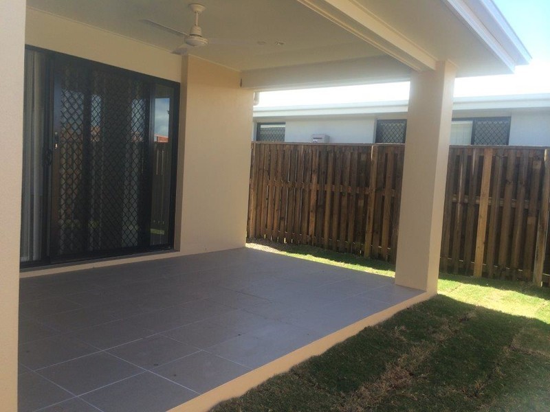 7 Henley Close, Blacks Beach QLD 4740