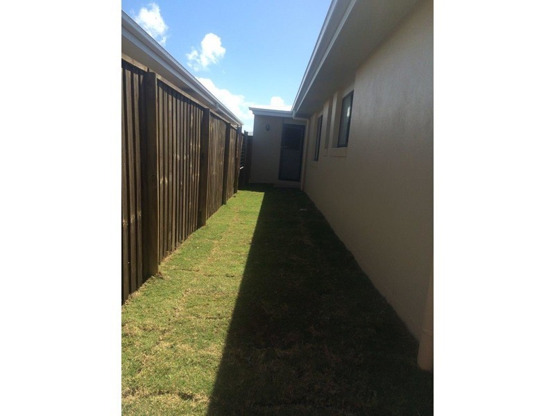 7 Henley Close, Blacks Beach QLD 4740