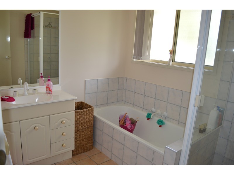 2 Sorbonne Close, Sippy Downs QLD 4556