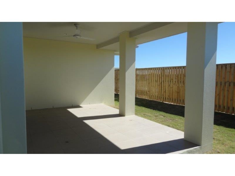 12 Esperance Avenue, Blacks Beach QLD 4740