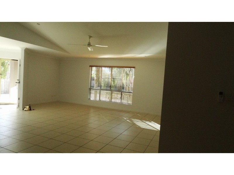 136 Waverley Street, Bucasia QLD 4750