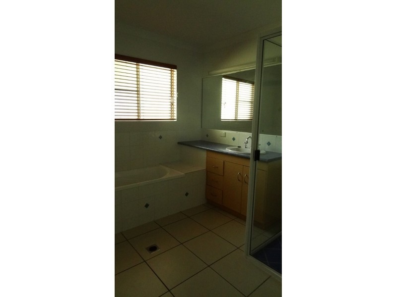 136 Waverley Street, Bucasia QLD 4750