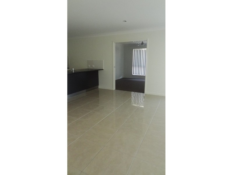 15 Eales Road, Rural View QLD 4740