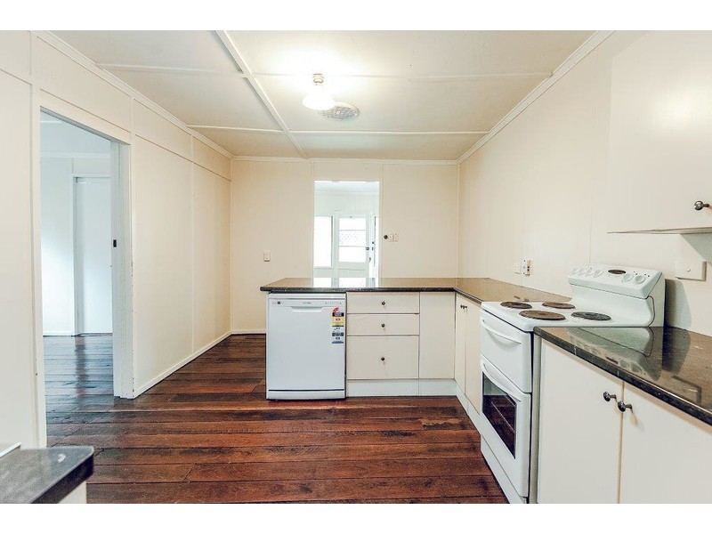 28 Waverley Street, Bucasia QLD 4750