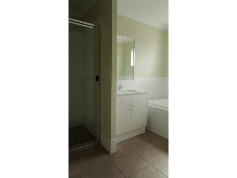 4 Holloways Court, Blacks Beach QLD 4740