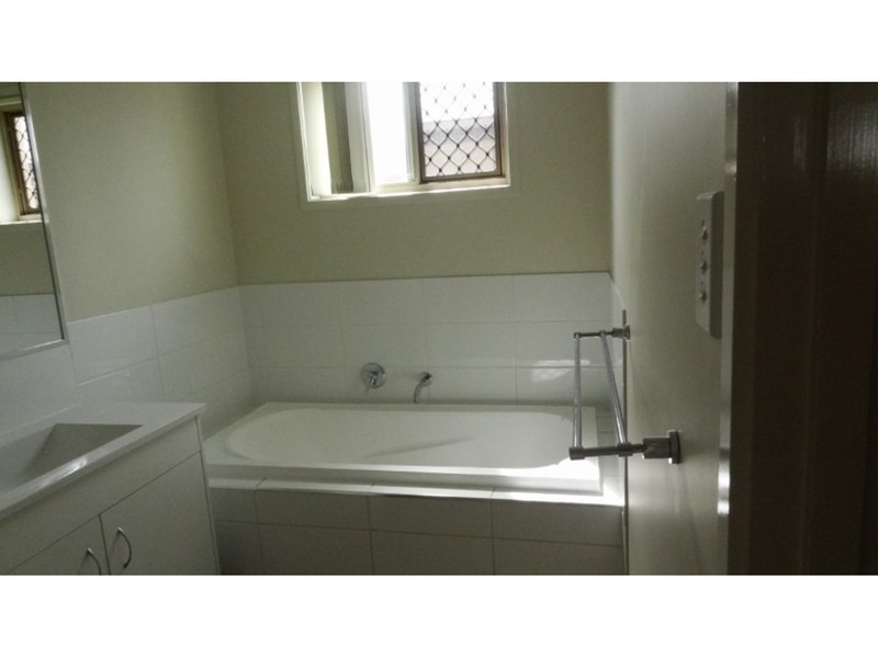 4 Holloways Court, Blacks Beach QLD 4740
