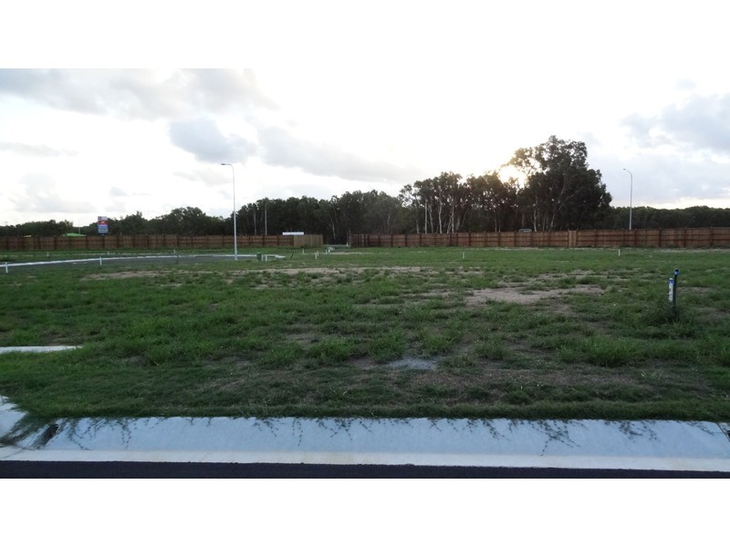 8 Jennifer Court, Bucasia QLD 4750