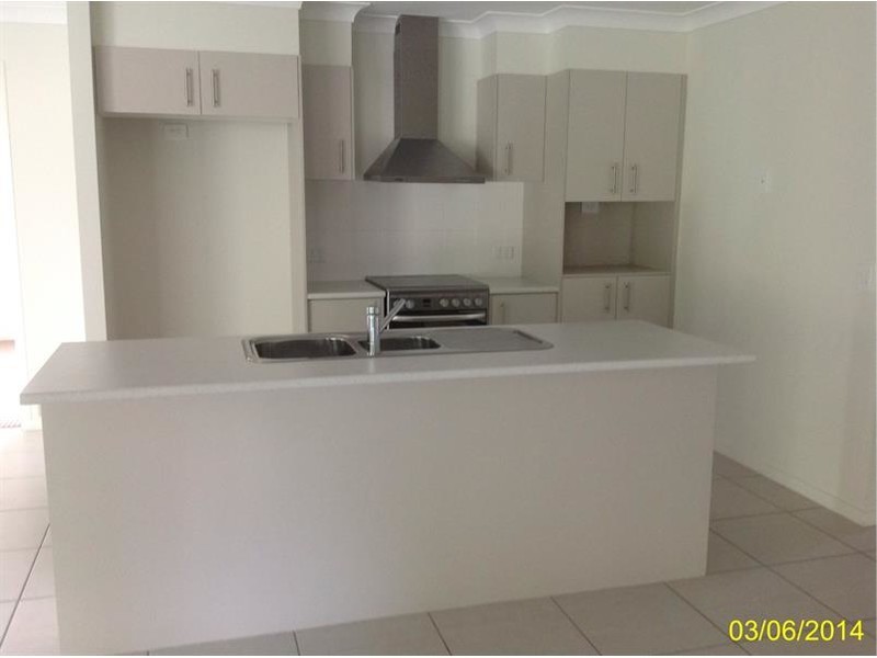 16 Elouera Close, Landsborough QLD 4550