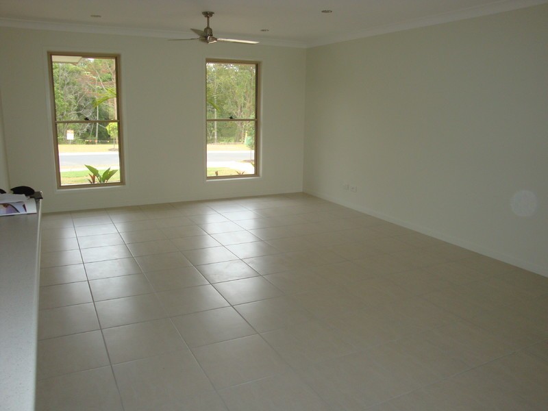 16 Elouera Close, Landsborough QLD 4550