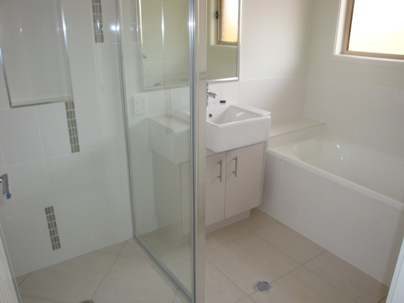 16 Elouera Close, Landsborough QLD 4550