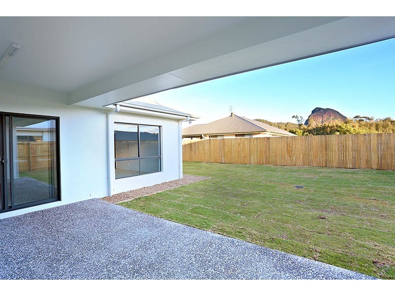 10 Sairs Street, Glass House Mountains QLD 4518