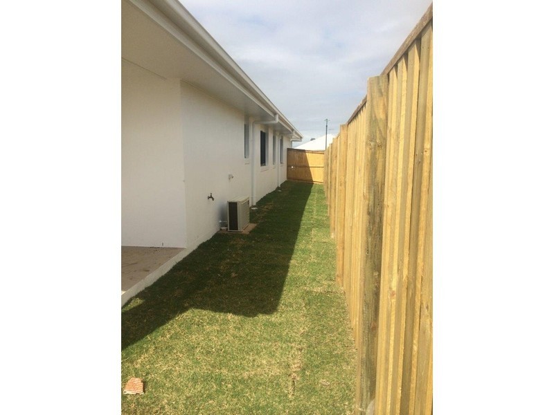 176 Whitehaven Drive, Blacks Beach QLD 4740