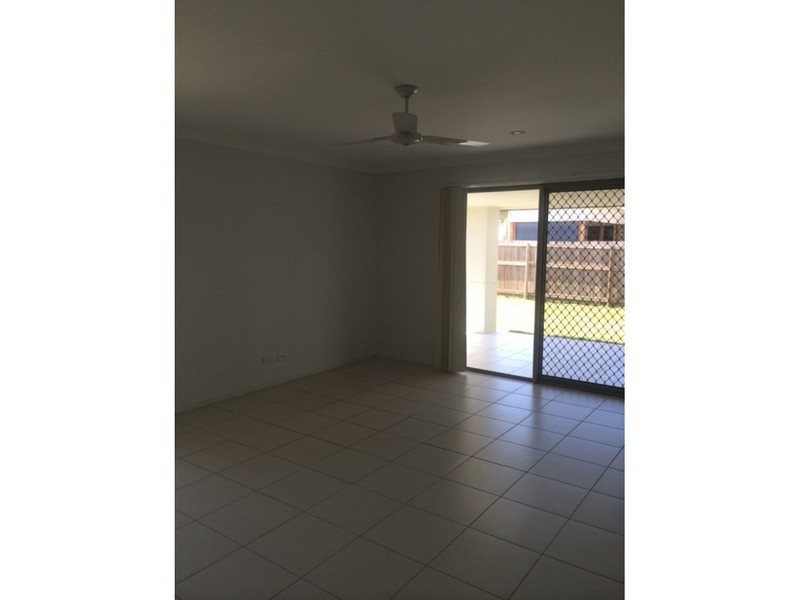 7 Elgans Parade, Rural View QLD 4740