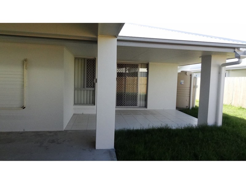 7 Elgans Parade, Rural View QLD 4740