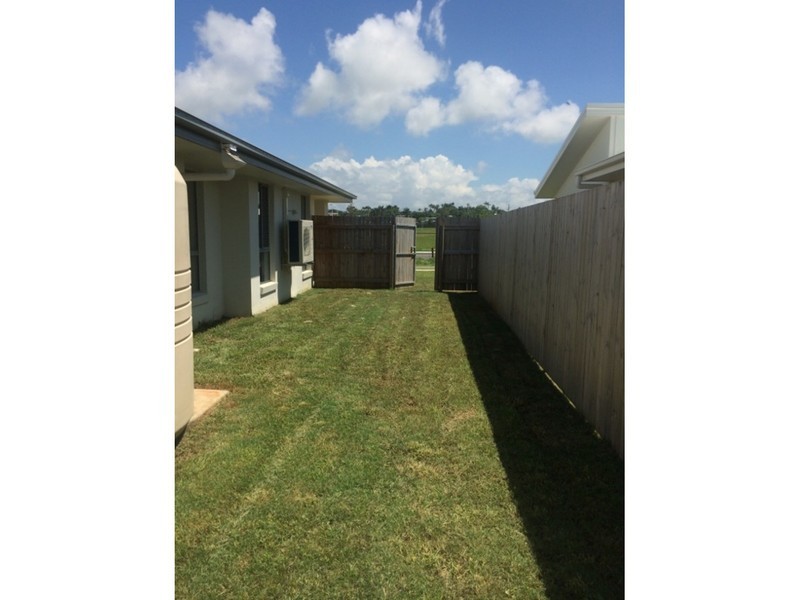 7 Elgans Parade, Rural View QLD 4740