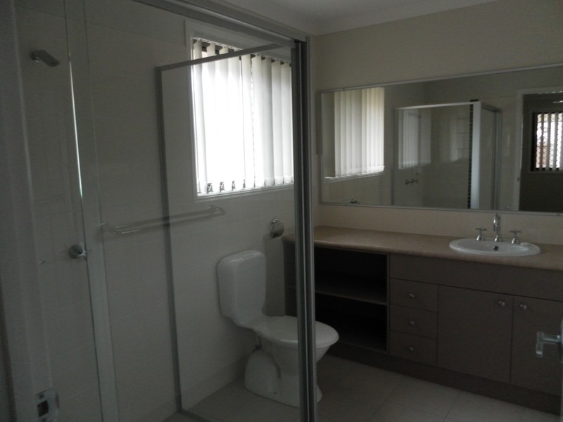 4 Silvereye Street, Sippy Downs QLD 4556