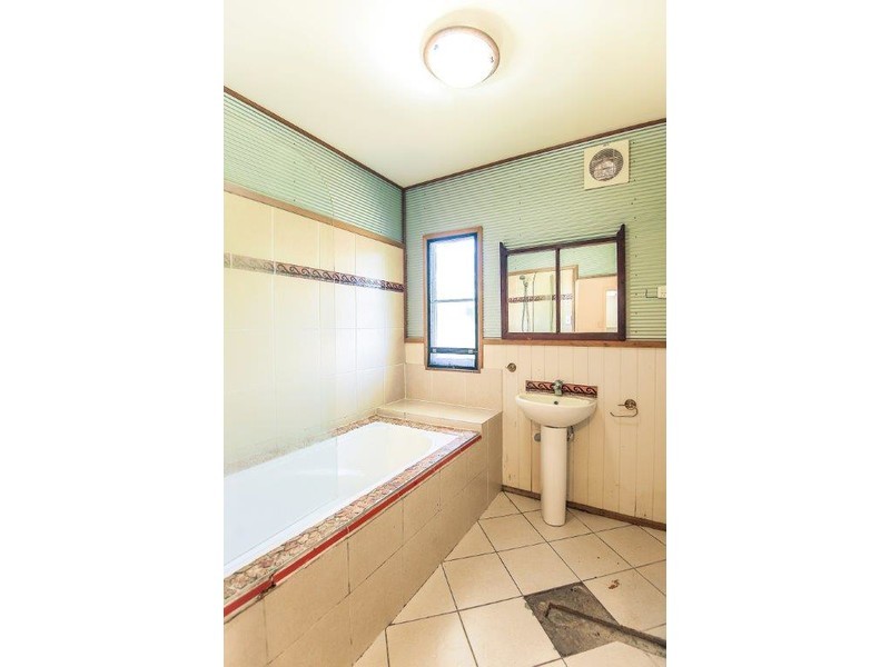 5 Downie Avenue, Bucasia QLD 4750