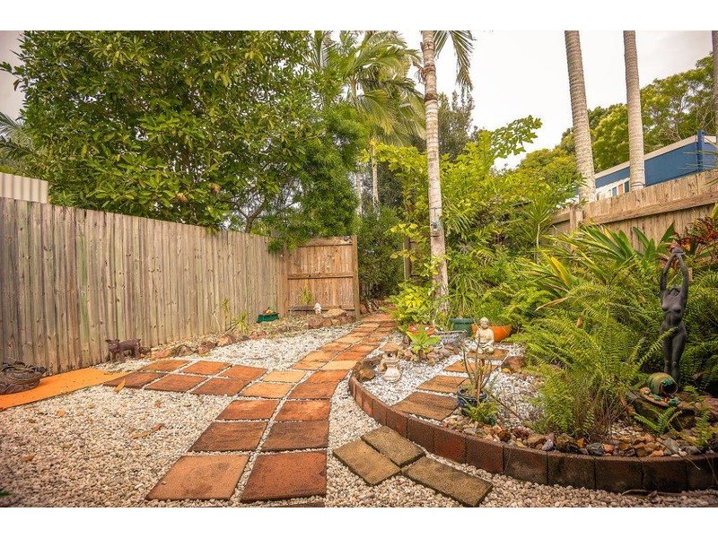 37 Edmonds Street, Bucasia QLD 4750