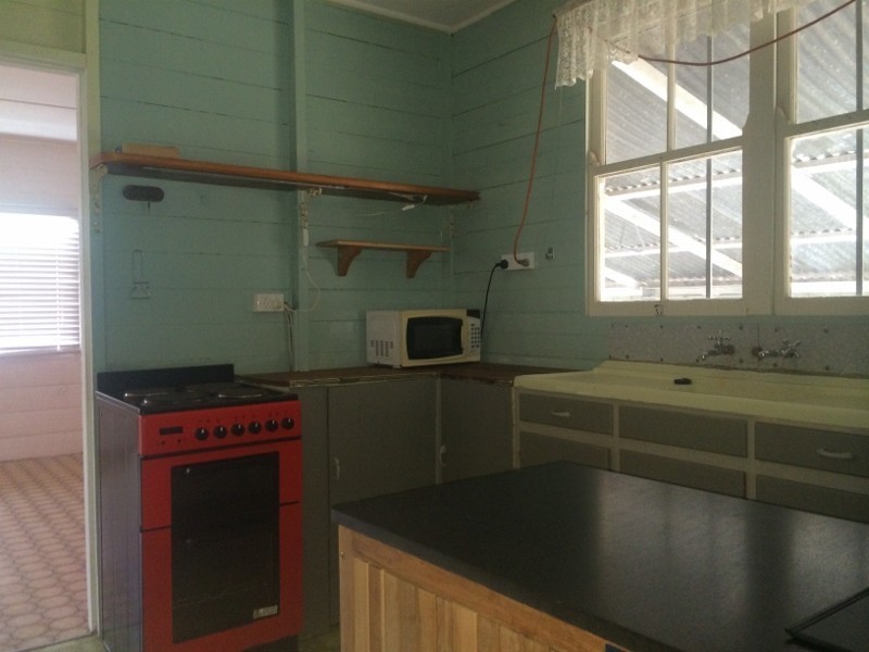 40 Waverley Street, Bucasia QLD 4750