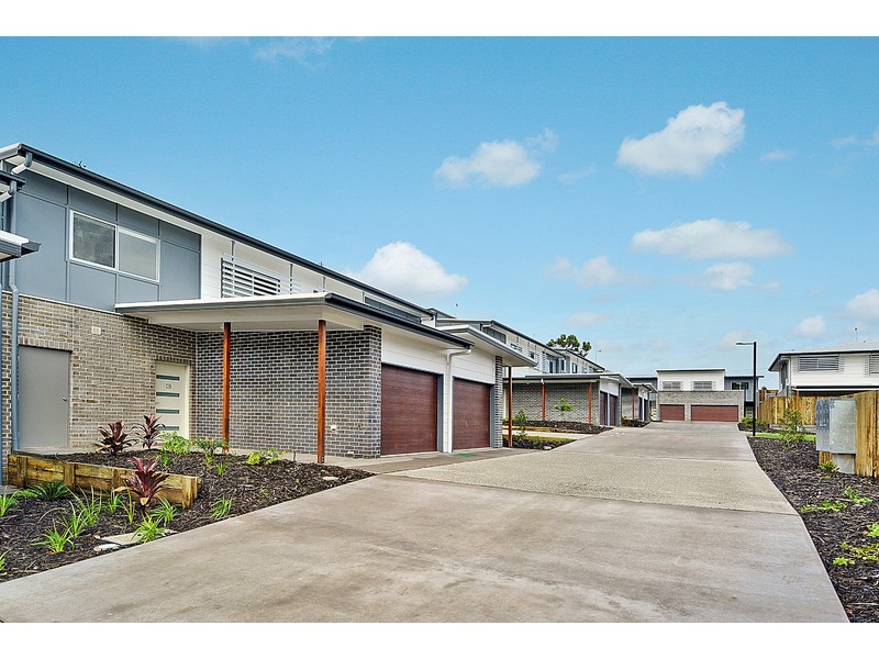 16/17 Greensboro Place, Little Mountain QLD 4551