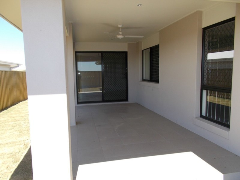 52 Commander Parade, Bucasia QLD 4750