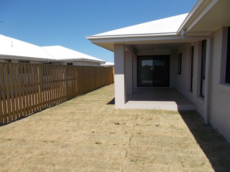 52 Commander Parade, Bucasia QLD 4750