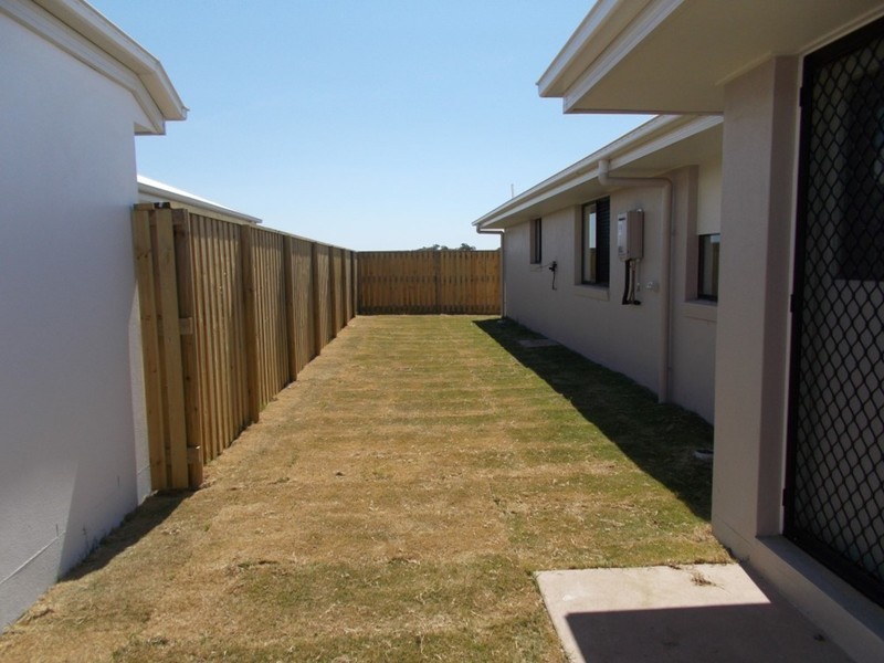 52 Commander Parade, Bucasia QLD 4750