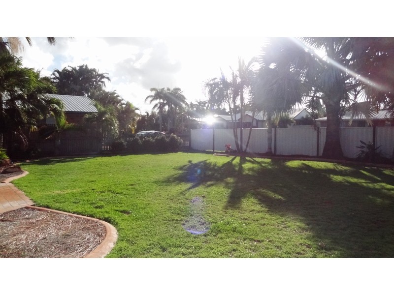 2 Michelle Crescent, Bucasia QLD 4750