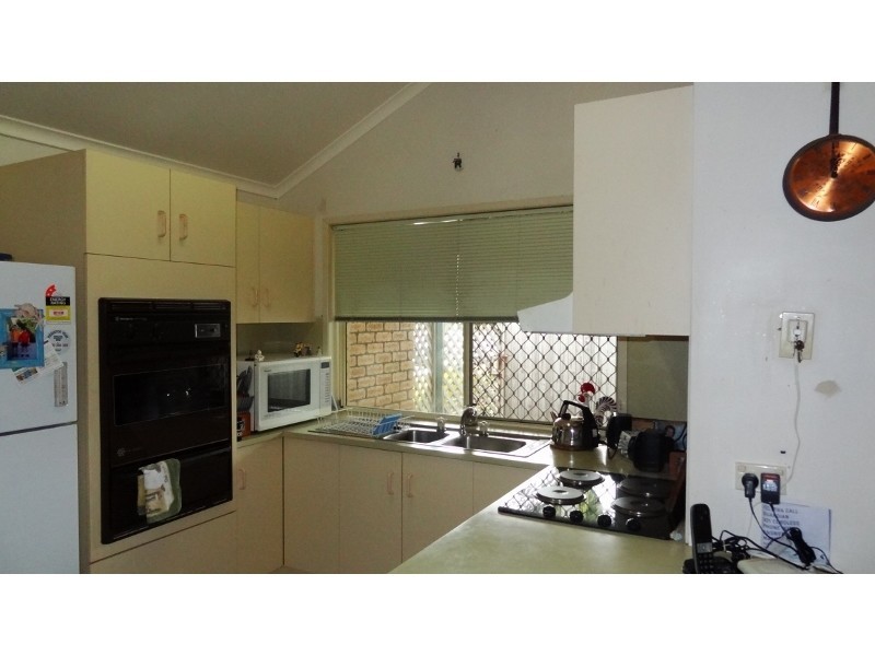 2/14 Waverley Street, Bucasia QLD 4750