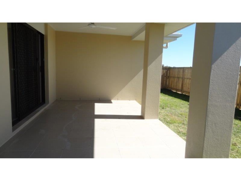 48 Donovan Street, Blacks Beach QLD 4740