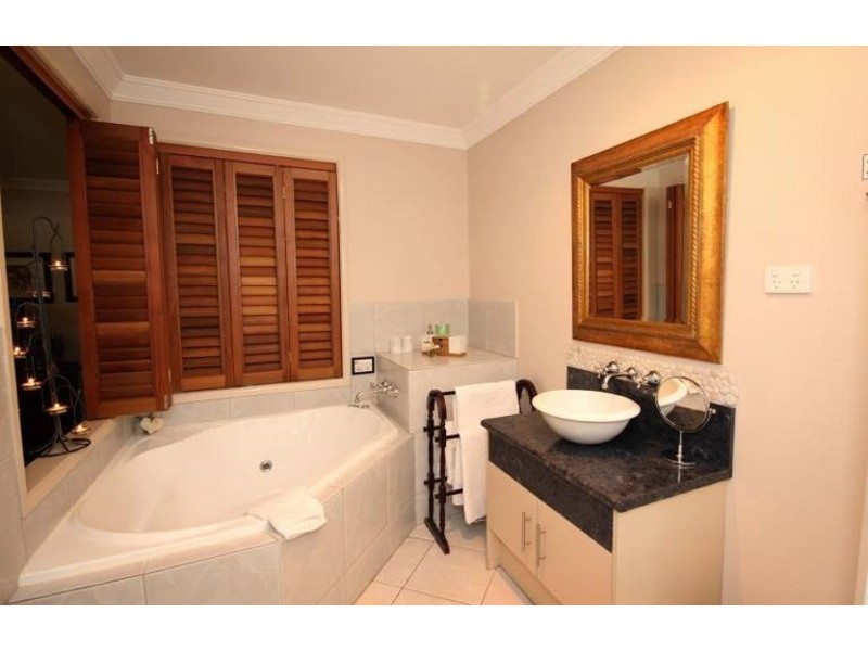 1233 Steve Irwin Way, Beerwah QLD 4519
