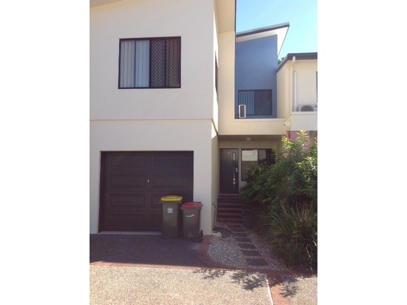 2/5 Mary Street, Caboolture QLD 4510