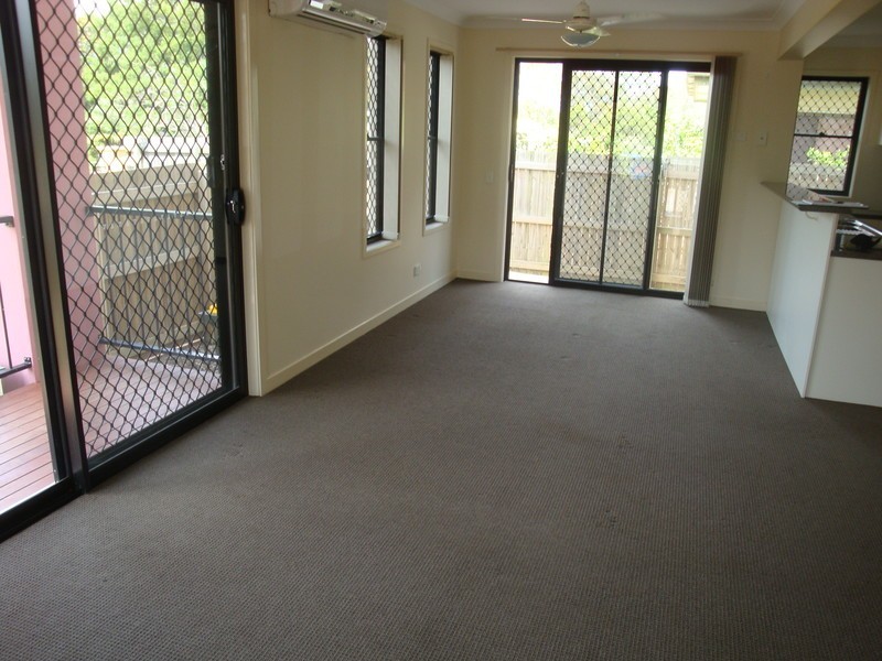 2/5 Mary Street, Caboolture QLD 4510