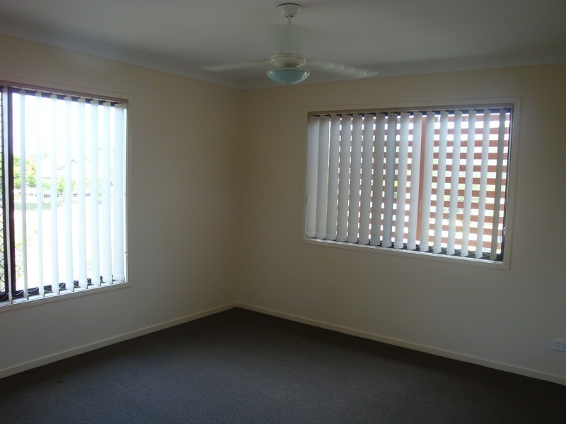 2/5 Mary Street, Caboolture QLD 4510