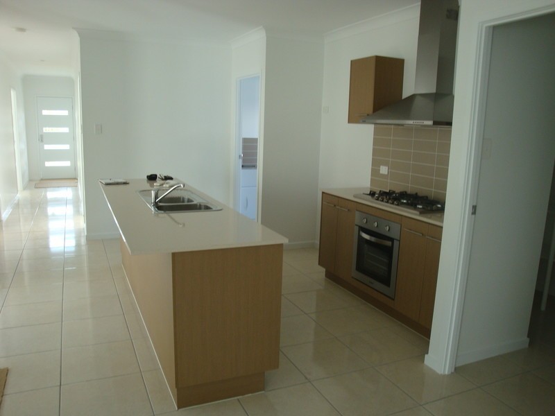 6 Wake Court, Birtinya QLD 4575