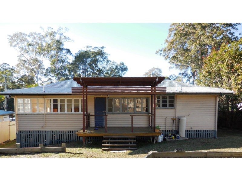 18 Gympie St South, Landsborough QLD 4550