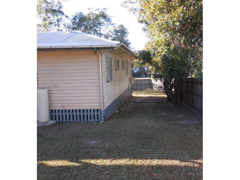 18 Gympie St South, Landsborough QLD 4550