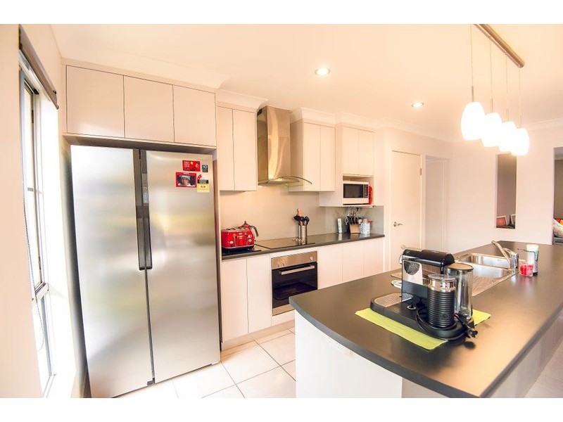 3 Majesty Street, Rural View QLD 4740