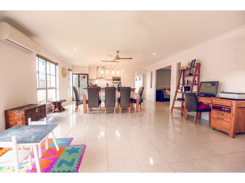 3 Majesty Street, Rural View QLD 4740