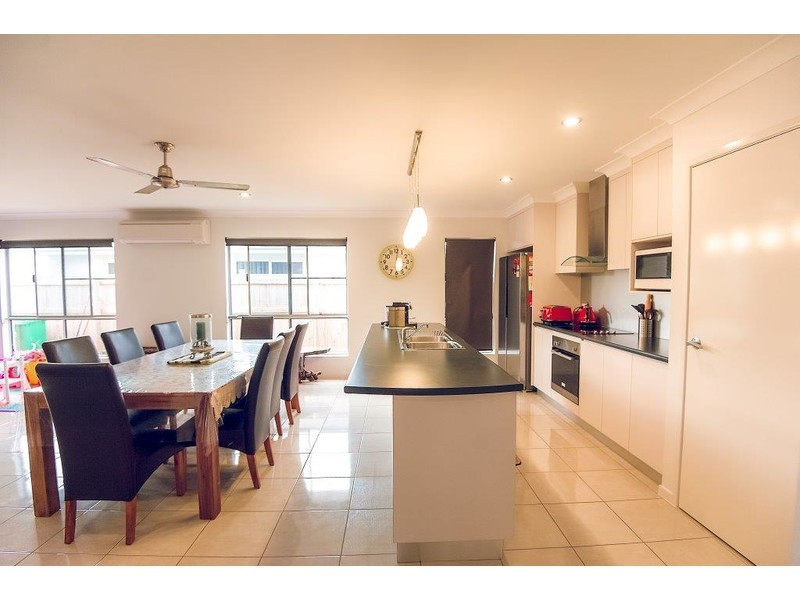 3 Majesty Street, Rural View QLD 4740