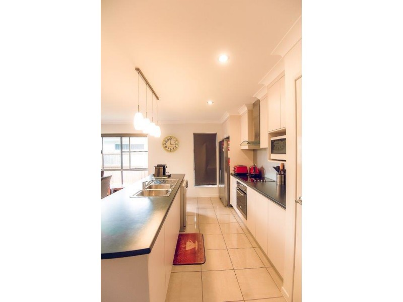 3 Majesty Street, Rural View QLD 4740