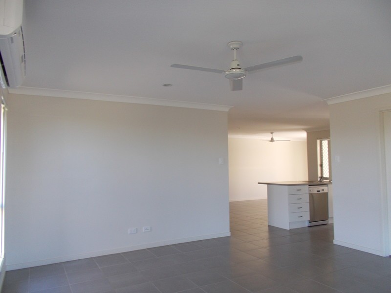 21 Scarborough Circuit, Blacks Beach QLD 4740