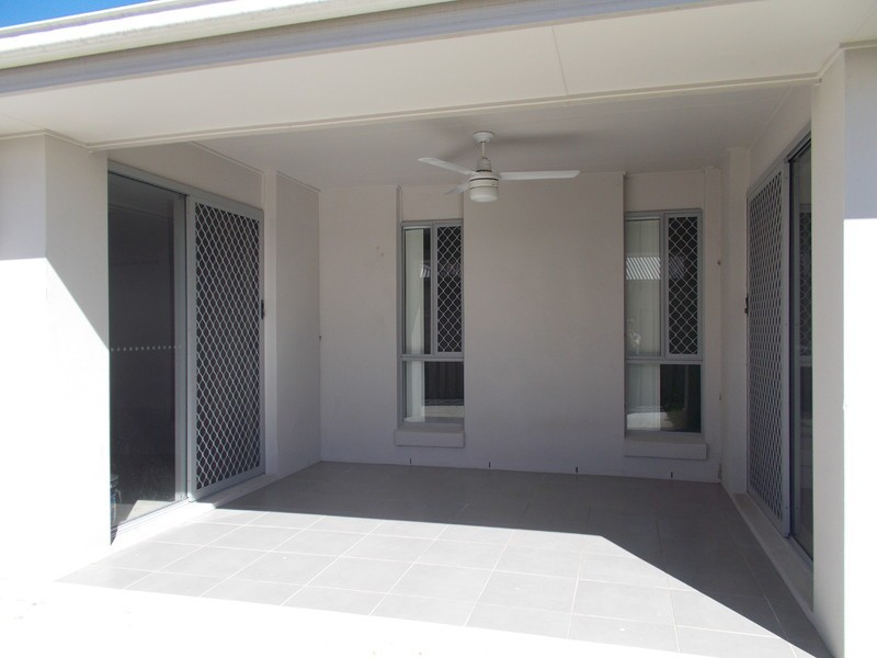 21 Scarborough Circuit, Blacks Beach QLD 4740