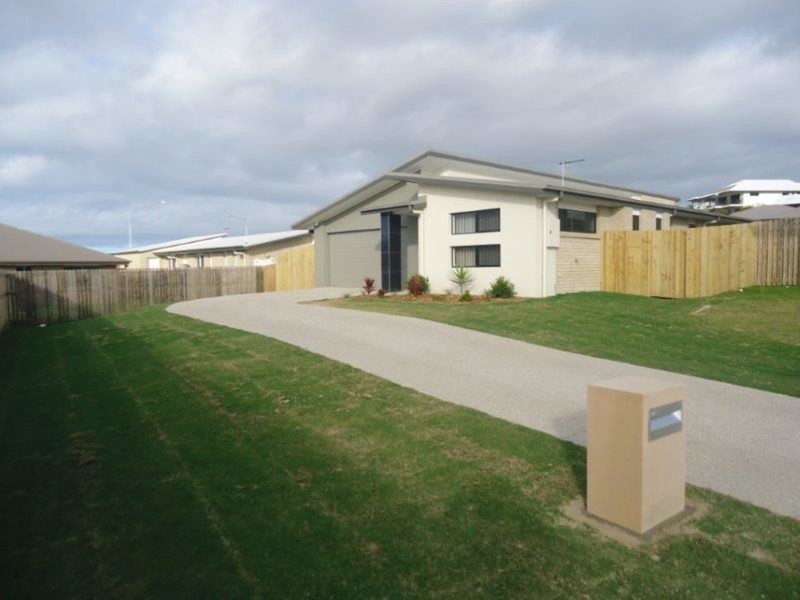 19 Halifax Place, Rural View QLD 4740