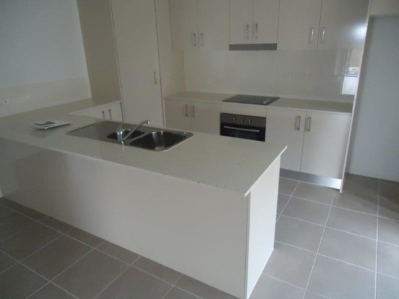 19 Halifax Place, Rural View QLD 4740