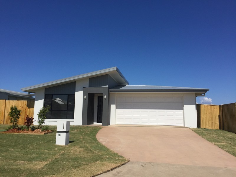 18 Hinkler Court, Rural View QLD 4740