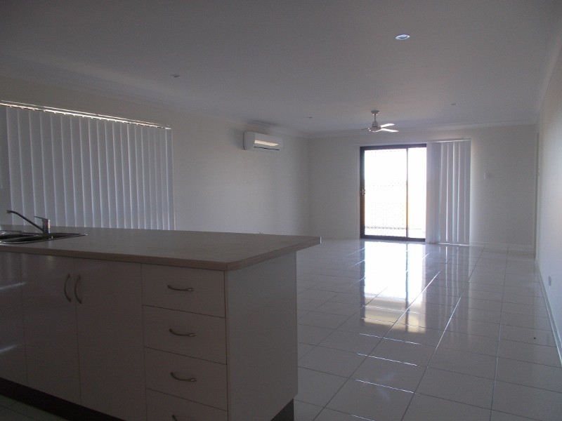 18 Hinkler Court, Rural View QLD 4740