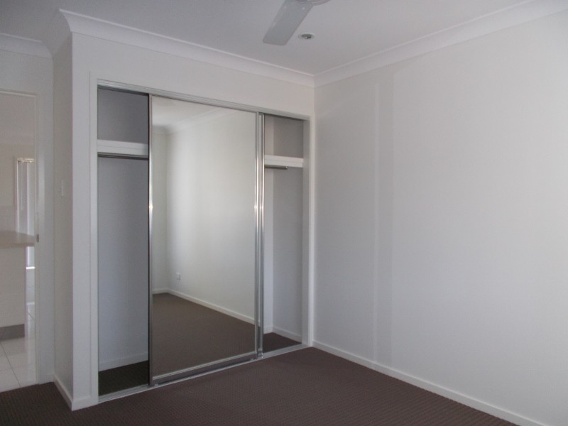 18 Hinkler Court, Rural View QLD 4740