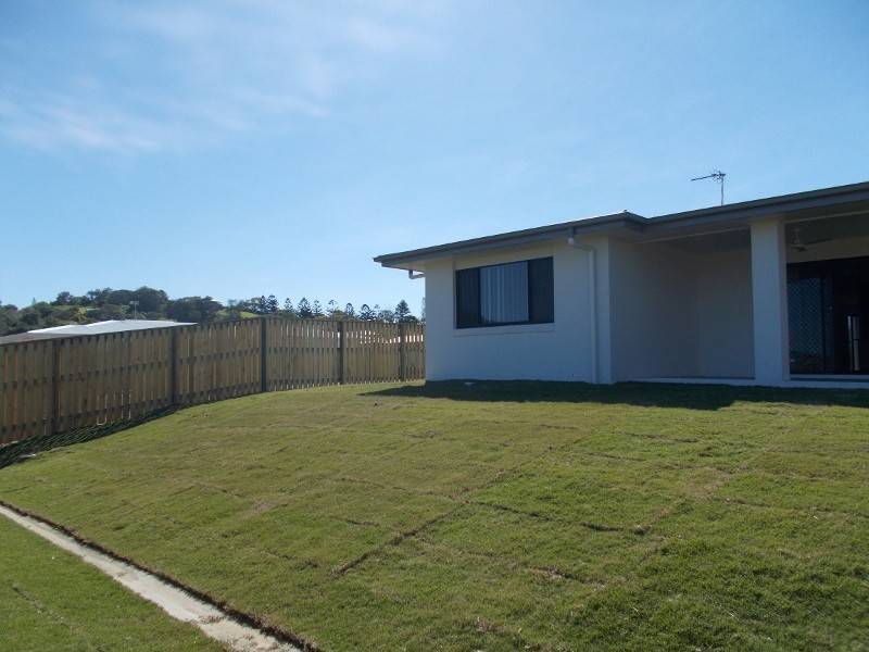 18 Hinkler Court, Rural View QLD 4740